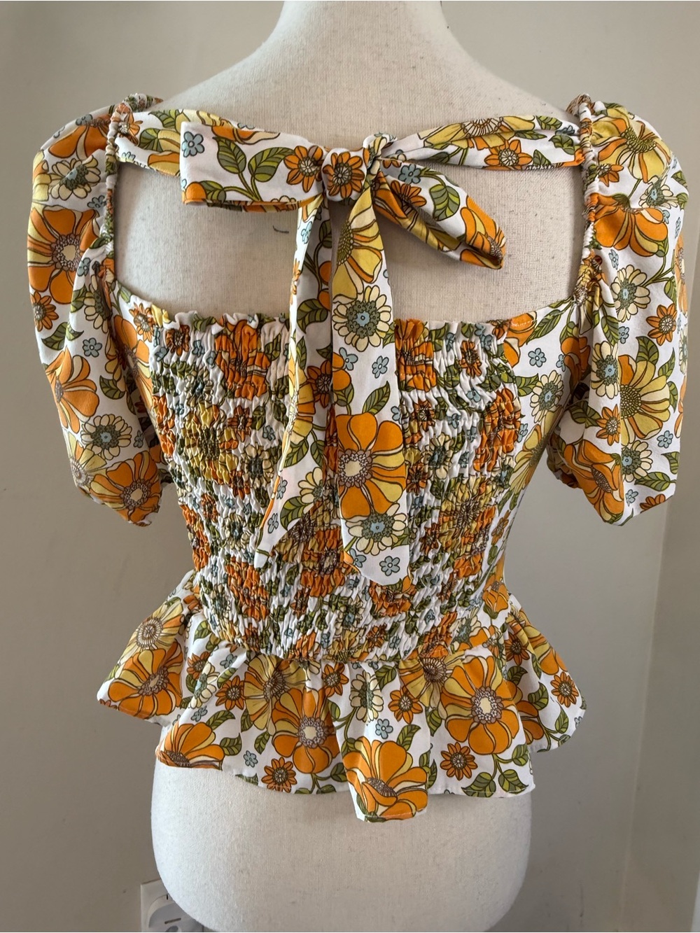 Emily & Joey floral top smocked ruffled open back SZ XS